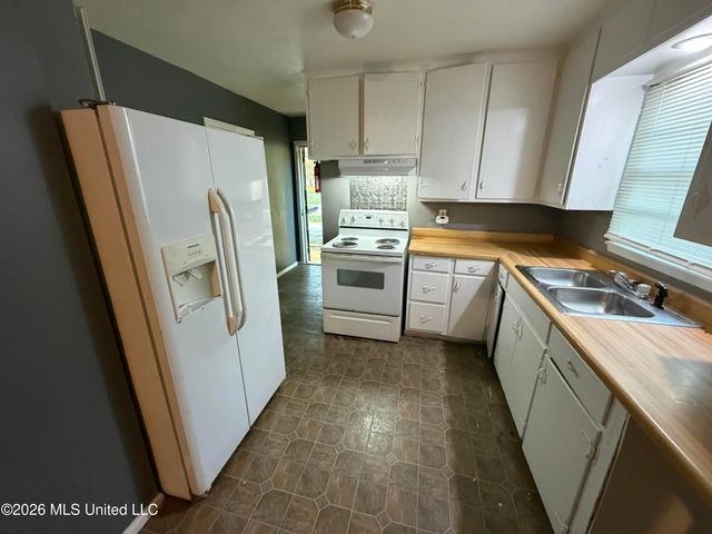 2716 Woodside Drive, Jackson, MS 39204