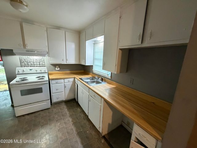 2716 Woodside Drive, Jackson, MS 39204