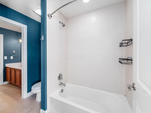 6688 Knoll View Court, Powell, OH 43065