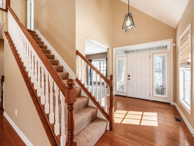 6688 Knoll View Court, Powell, OH 43065