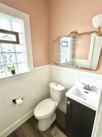 905 Calvin Avenue, Grand Rapids, MI 49506