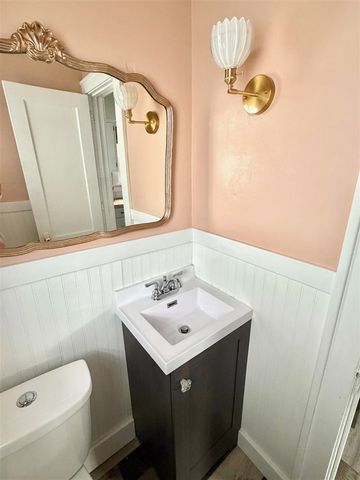 905 Calvin Avenue, Grand Rapids, MI 49506