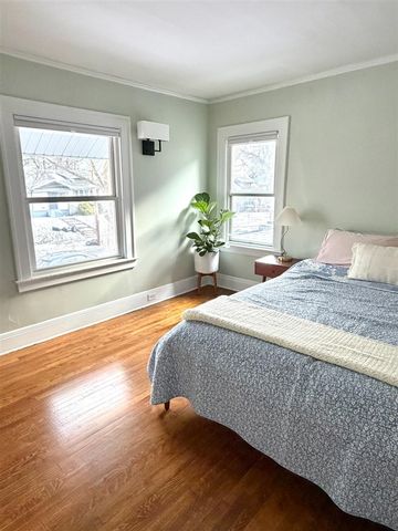 905 Calvin Avenue, Grand Rapids, MI 49506