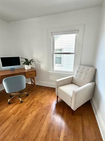 905 Calvin Avenue, Grand Rapids, MI 49506