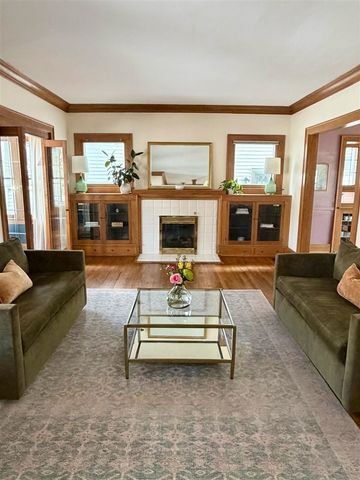 905 Calvin Avenue, Grand Rapids, MI 49506