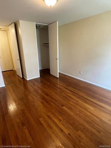 4200 Rochester Road 106, Royal Oak, MI 48073