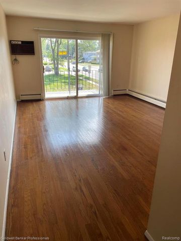 4200 Rochester Road 106, Royal Oak, MI 48073