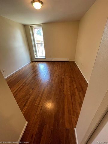 4200 Rochester Road 106, Royal Oak, MI 48073