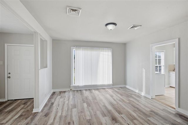 521 E Oak Lane, Lake Charles, LA 70605