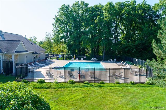 1803 Pinecroft Drive, Canton, MI 48188