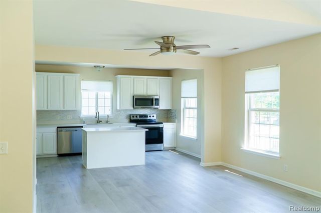 1803 Pinecroft Drive, Canton, MI 48188