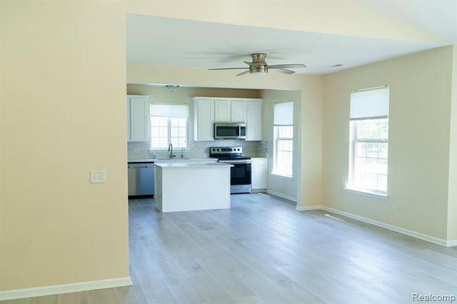 1803 Pinecroft Drive, Canton, MI 48188