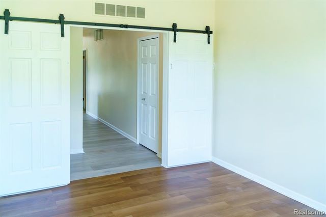 1803 Pinecroft Drive, Canton, MI 48188