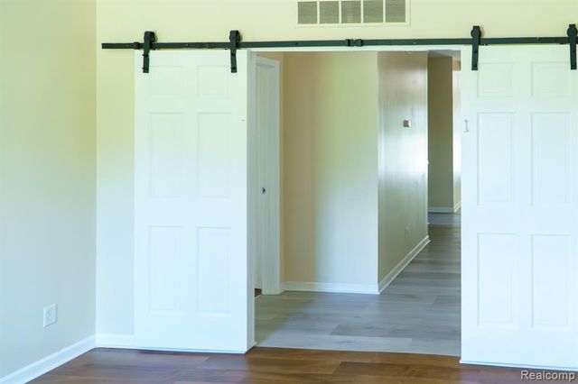 1803 Pinecroft Drive, Canton, MI 48188