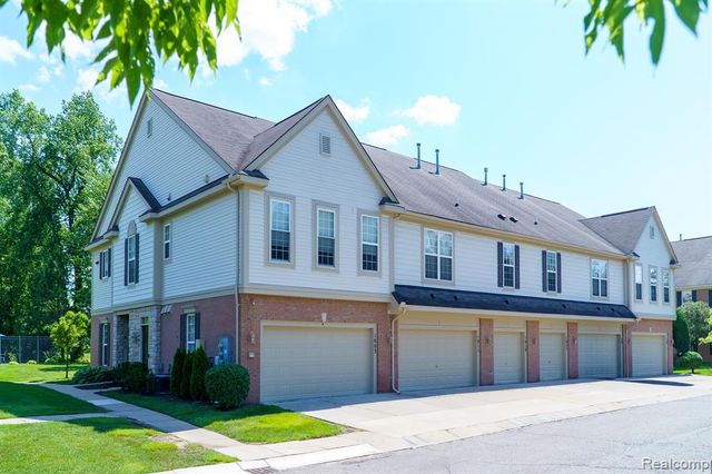 1803 Pinecroft Drive, Canton, MI 48188