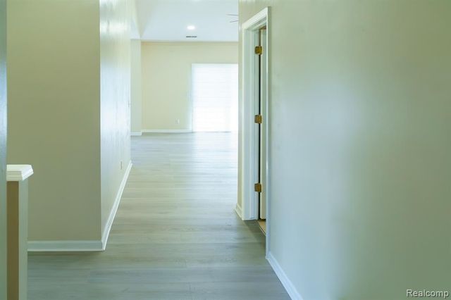 1803 Pinecroft Drive, Canton, MI 48188