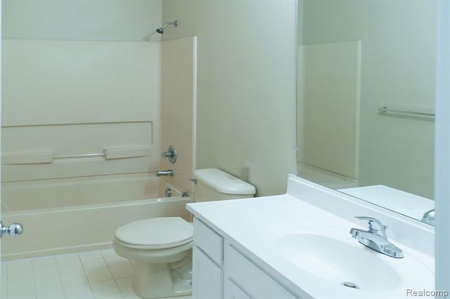 1803 Pinecroft Drive, Canton, MI 48188