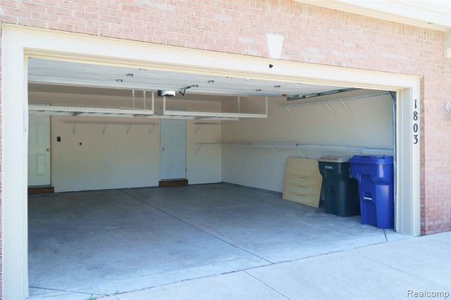 1803 Pinecroft Drive, Canton, MI 48188