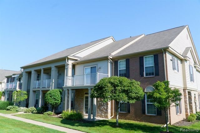 1803 Pinecroft Drive, Canton, MI 48188