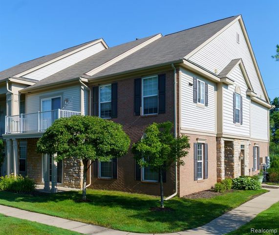 1803 Pinecroft Drive, Canton, MI 48188