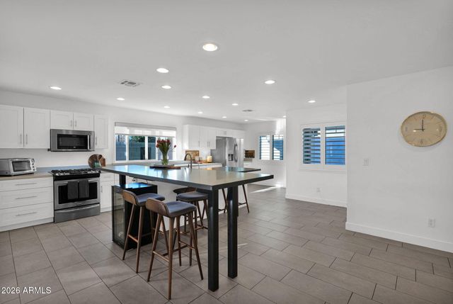 6702 N 13TH Street, Phoenix, AZ 85014