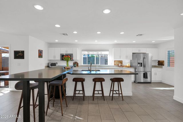 6702 N 13TH Street, Phoenix, AZ 85014