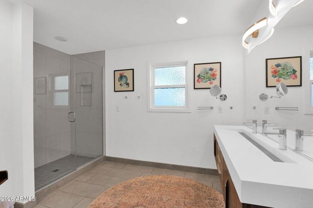 6702 N 13TH Street, Phoenix, AZ 85014