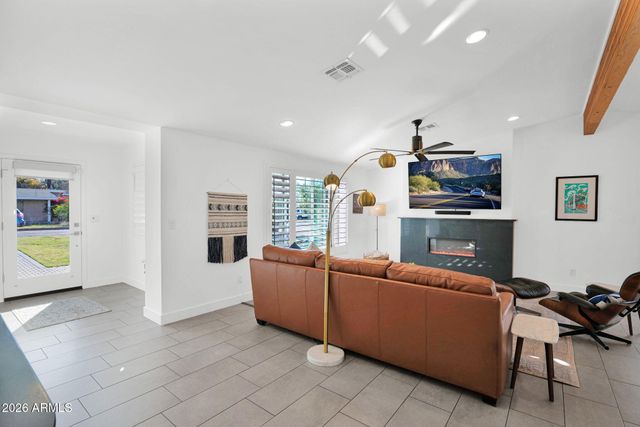 6702 N 13TH Street, Phoenix, AZ 85014