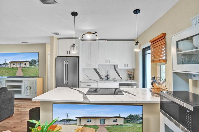 1300 NW 87th St, Miami, FL 33147