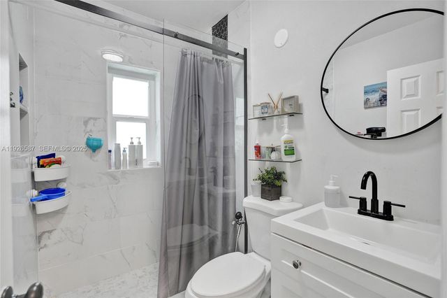 1300 NW 87th St, Miami, FL 33147