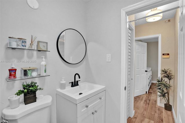 1300 NW 87th St, Miami, FL 33147