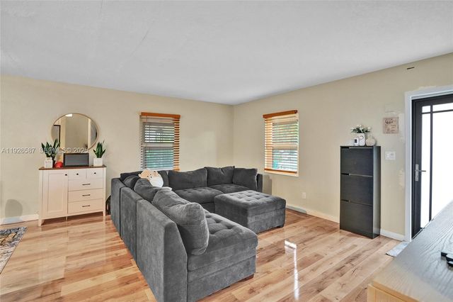 1300 NW 87th St, Miami, FL 33147