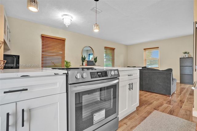 1300 NW 87th St, Miami, FL 33147