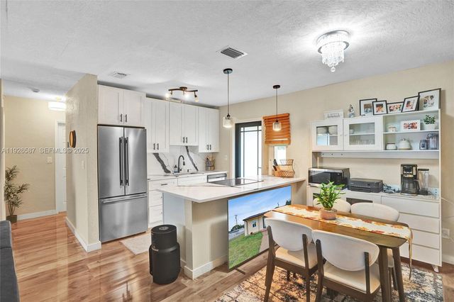 1300 NW 87th St, Miami, FL 33147