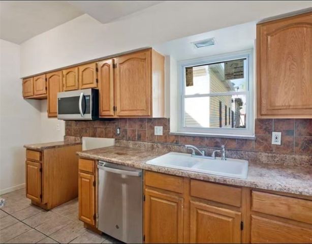 743 Taylor Ave, Avalon, PA 15202