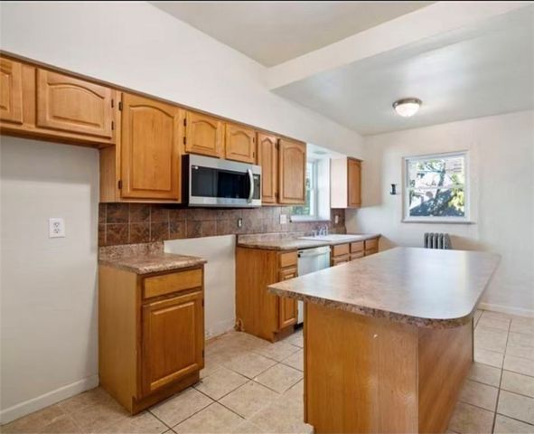 743 Taylor Ave, Avalon, PA 15202
