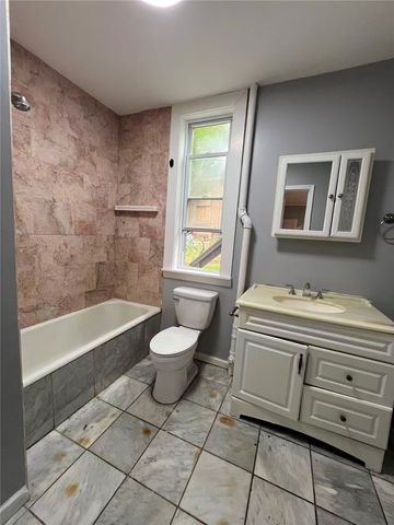 743 Taylor Ave, Avalon, PA 15202
