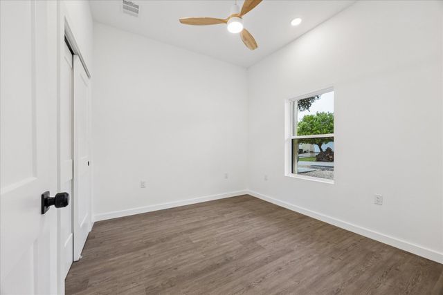 26 Wood Glen DR, Wimberley, TX 78676
