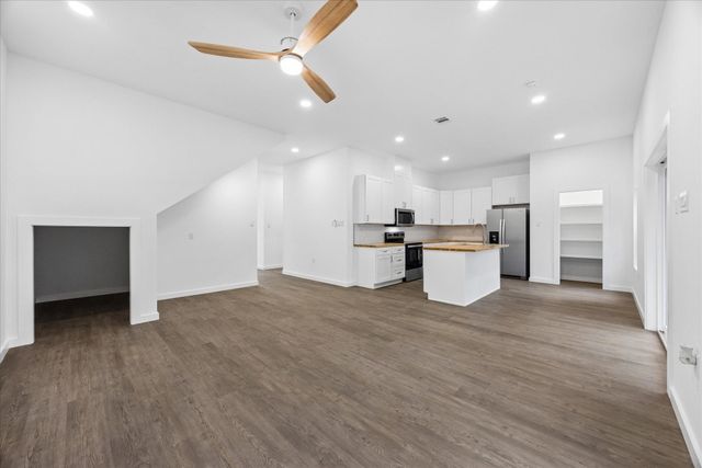 26 Wood Glen DR, Wimberley, TX 78676