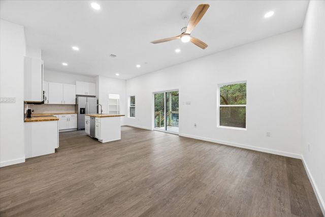 26 Wood Glen DR, Wimberley, TX 78676