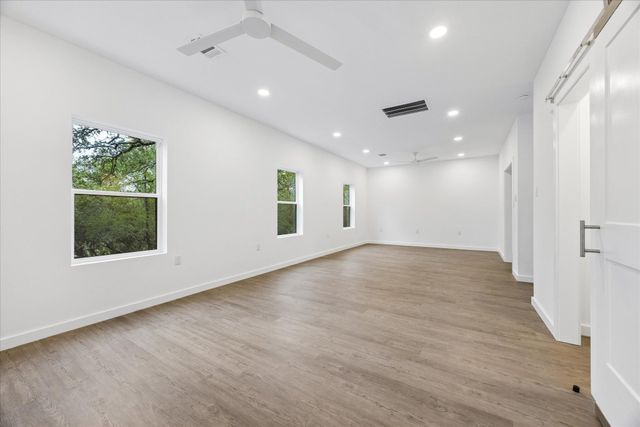 26 Wood Glen DR, Wimberley, TX 78676