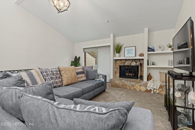 2219 GORDEN Avenue, Jacksonville Beach, FL 32250