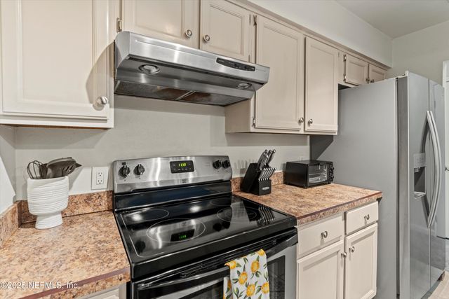 2219 GORDEN Avenue, Jacksonville Beach, FL 32250