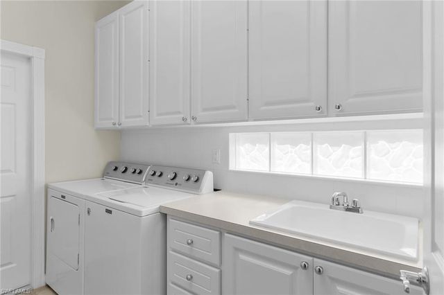 7025 Leopardi CT, Naples, FL 34114