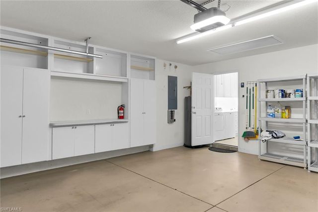 7025 Leopardi CT, Naples, FL 34114