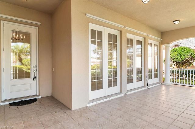 7025 Leopardi CT, Naples, FL 34114