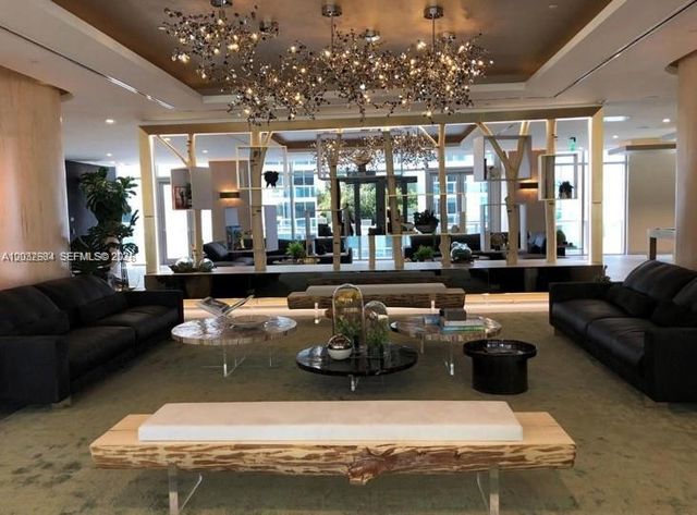 488 NE 18th Street 800, Miami, FL 33132