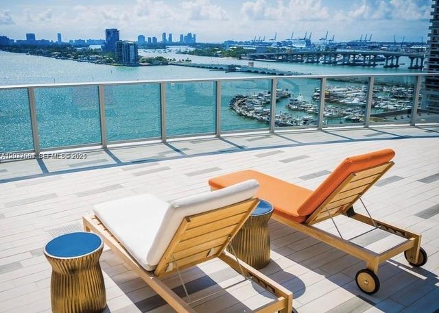 488 NE 18th Street 800, Miami, FL 33132
