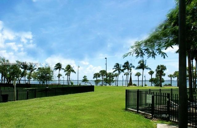 488 NE 18th Street 800, Miami, FL 33132
