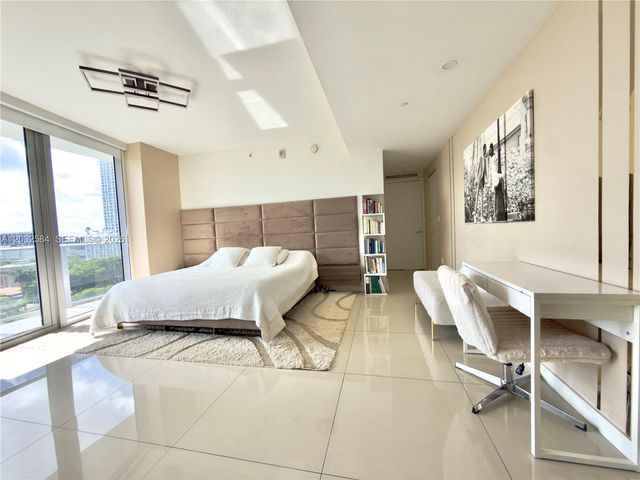 488 NE 18th Street 800, Miami, FL 33132